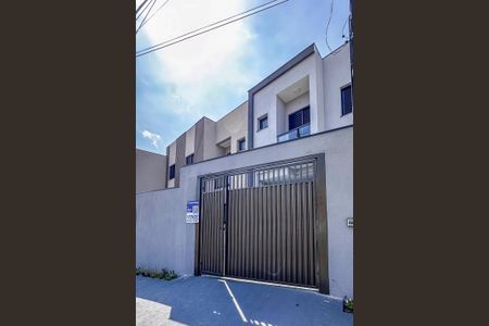 Casa à venda com 116m², 3 quartos e 2 vagasFachada