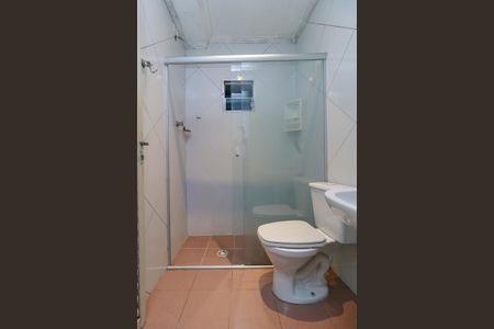 Banheiro de kitnet/studio para alugar com 1 quarto, 17m² em Jardim Aeroporto, São Paulo