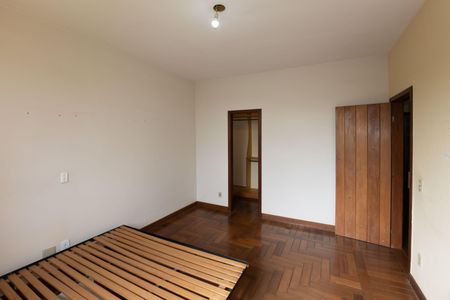 Casa de condomínio à venda com 2999m², 4 quartos e 10 vagas Casa de condomínio à venda com 2999m², 4 quartos e 10 vagasQuarto 1