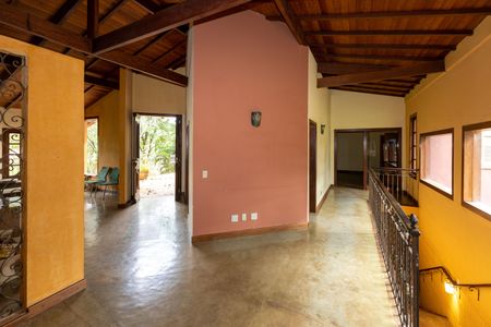 Casa de condomínio à venda com 2999m², 4 quartos e 10 vagas Casa de condomínio à venda com 2999m², 4 quartos e 10 vagasCorredor para os Quartos