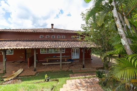 Casa de condomínio à venda com 2999m², 4 quartos e 10 vagas Casa de condomínio à venda com 2999m², 4 quartos e 10 vagasVaranda