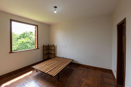 Casa de condomínio à venda com 2999m², 4 quartos e 10 vagas Casa de condomínio à venda com 2999m², 4 quartos e 10 vagasQuarto 1