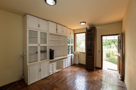 Casa de condomínio à venda com 2999m², 4 quartos e 10 vagas Casa de condomínio à venda com 2999m², 4 quartos e 10 vagasBanheiro 1