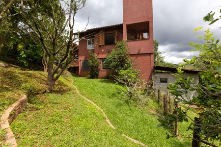 Casa de condomínio à venda com 2999m², 4 quartos e 10 vagas Casa de condomínio à venda com 2999m², 4 quartos e 10 vagasQuintal