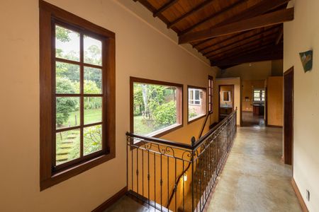 Casa de condomínio à venda com 2999m², 4 quartos e 10 vagas Casa de condomínio à venda com 2999m², 4 quartos e 10 vagasCorredor para os Quartos