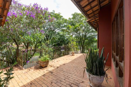 Casa de condomínio à venda com 2999m², 4 quartos e 10 vagas Casa de condomínio à venda com 2999m², 4 quartos e 10 vagasVaranda