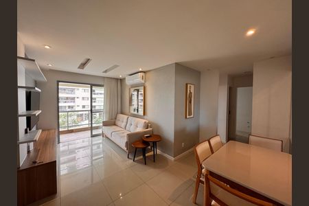 Apartamento para alugar com 77m², 2 quartos e 1 vaga Apartamento para alugar com 77m², 2 quartos e 1 vagaSala