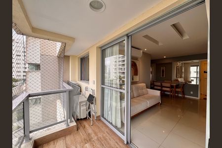 Apartamento para alugar com 77m², 2 quartos e 1 vaga Apartamento para alugar com 77m², 2 quartos e 1 vagaVaranda