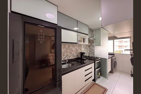 Apartamento para alugar com 77m², 2 quartos e 1 vaga Apartamento para alugar com 77m², 2 quartos e 1 vagaCozinha e Área de Serviço