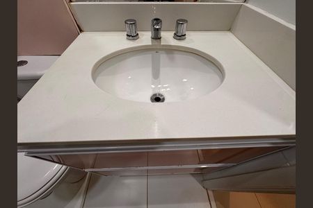 Apartamento para alugar com 77m², 2 quartos e 1 vaga Apartamento para alugar com 77m², 2 quartos e 1 vagaBanheiro Social