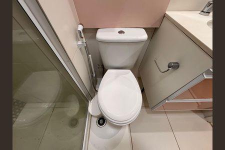 Apartamento para alugar com 77m², 2 quartos e 1 vaga Apartamento para alugar com 77m², 2 quartos e 1 vagaBanheiro Social