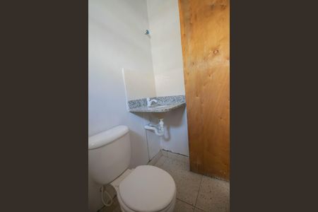 Banheiro de casa para alugar com 1 quarto, 40m² em Venda da Cruz, São Gonçalo