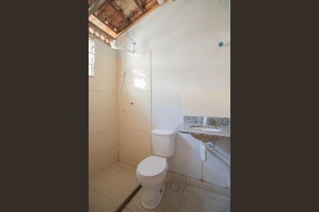 Banheiro de casa para alugar com 1 quarto, 40m² em Venda da Cruz, São Gonçalo