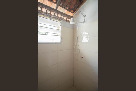 Banheiro de casa para alugar com 1 quarto, 40m² em Venda da Cruz, São Gonçalo