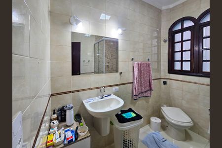 Casa à venda com 330m², 2 quartos e 2 vagas Casa à venda com 330m², 2 quartos e 2 vagasBanheiro