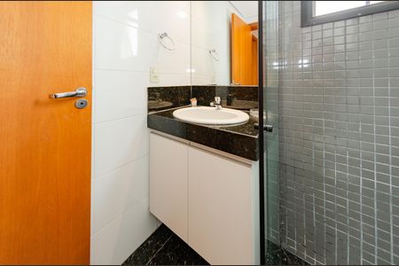 Apartamento à venda com 138m², 3 quartos e 3 vagasBanheiro social