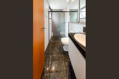 Apartamento à venda com 138m², 3 quartos e 3 vagasBanheiro suíte