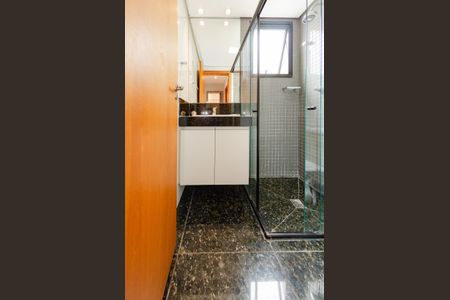 Apartamento à venda com 138m², 3 quartos e 3 vagasBanheiro social