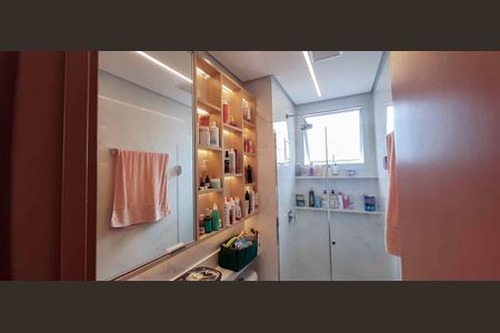 Apartamento à venda com 56m², 2 quartos e 2 vagas Apartamento à venda com 56m², 2 quartos e 2 vagasBanheiro da Suíte