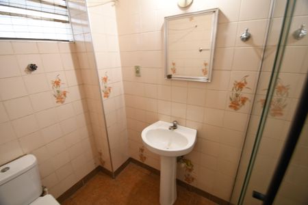 Banheiro de apartamento para alugar com 1 quarto, 25m² em Vila Nova, Campinas