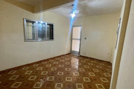 Sala de casa para alugar com 2 quartos, 120m² em Jardim Tres Marias, Duque de Caxias