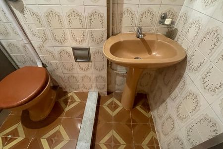 Casa para alugar com 120m², 2 quartos e sem vaga Casa para alugar com 120m², 2 quartos e sem vagaBanheiro
