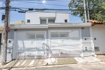 Casa para alugar com 130m², 3 quartos e 2 vagasFachada