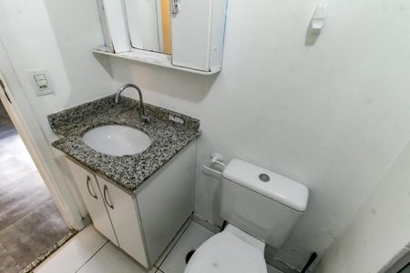 Apartamento à venda com 75m², 3 quartos e sem vaga Apartamento à venda com 75m², 3 quartos e sem vagaBanheiro Corredor
