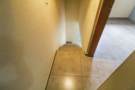 Apartamento para alugar com 52m², 2 quartos e 1 vaga Apartamento para alugar com 52m², 2 quartos e 1 vagaEscada