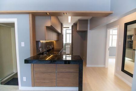 Apartamento para alugar com 95m², 2 quartos e 1 vaga Apartamento para alugar com 95m², 2 quartos e 1 vagaCozinha e Área de Serviço