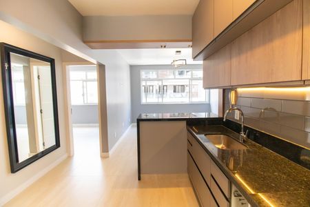 Apartamento para alugar com 95m², 2 quartos e 1 vaga Apartamento para alugar com 95m², 2 quartos e 1 vagaCozinha e Área de Serviço