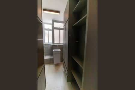 Apartamento para alugar com 95m², 2 quartos e 1 vaga Apartamento para alugar com 95m², 2 quartos e 1 vagaCozinha e Área de Serviço
