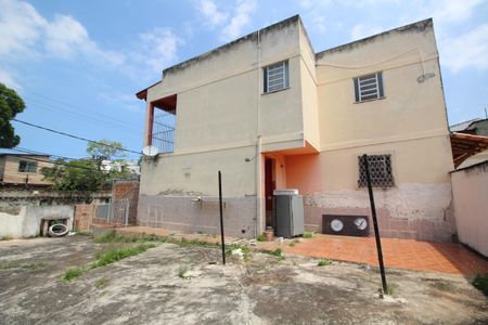 Casa para alugar com 110m², 2 quartos e 6 vagasQuintal