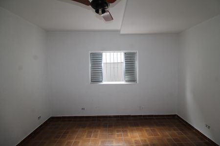 Sala / Quarto  de casa para alugar com 3 quartos, 50m² em Vila Romero, São Paulo