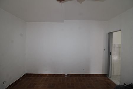 Sala / Quarto  de casa para alugar com 3 quartos, 50m² em Vila Romero, São Paulo