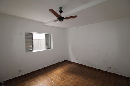 Sala / Quarto  de casa para alugar com 3 quartos, 50m² em Vila Romero, São Paulo