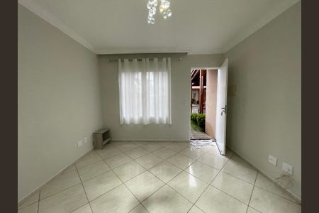 Sala de casa de condomínio para alugar com 2 quartos, 68m² em Jardim Amaralina, São Paulo