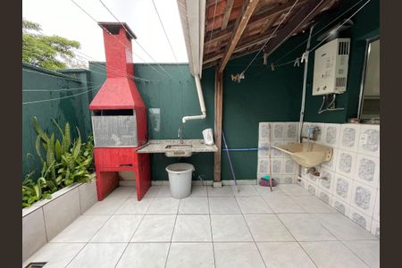 Casa de condomínio para alugar com 68m², 2 quartos e 1 vagaQuintal