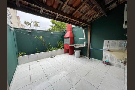 Casa de condomínio para alugar com 68m², 2 quartos e 1 vagaQuintal