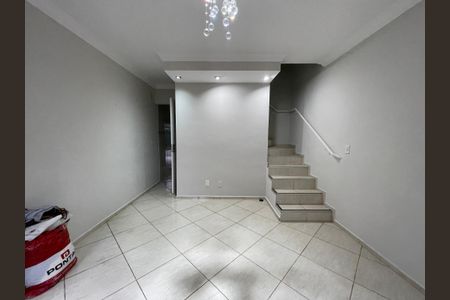 Casa de condomínio para alugar com 68m², 2 quartos e 1 vagaSala