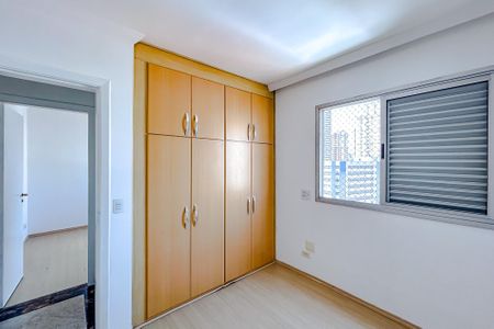 Apartamento à venda com 90m², 4 quartos e 2 vagasQuarto 2