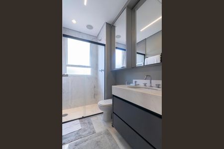 Apartamento à venda com 292m², 3 quartos e 5 vagasBanheiro da Suíte 2