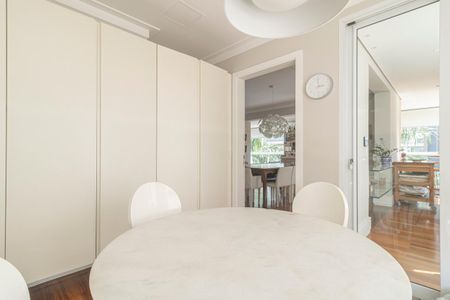 Apartamento à venda com 292m², 3 quartos e 5 vagasCopa