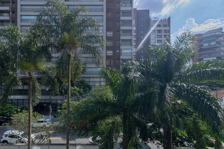 Apartamento à venda com 292m², 3 quartos e 5 vagasVaranda da Suíte 1