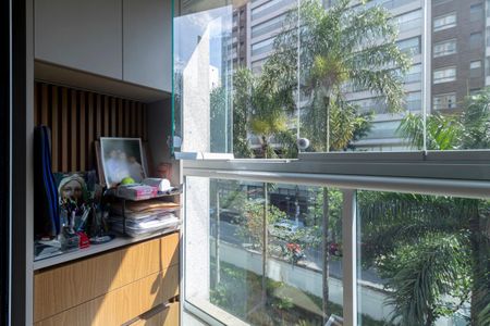 Apartamento à venda com 292m², 3 quartos e 5 vagasVaranda da Suíte 1