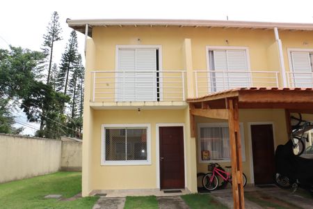 Casa de Condomínio para alugar com 2 quartos, 65m² em Cemucam, Cotia