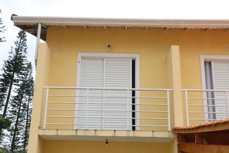 Casa de Condomínio para alugar com 2 quartos, 65m² em Cemucam, Cotia