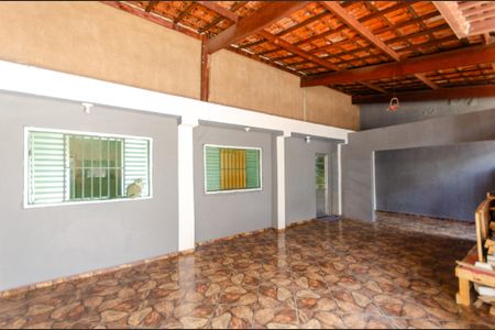 Casa à venda com 300m², 3 quartos e 4 vagas Casa à venda com 300m², 3 quartos e 4 vagasGaragem