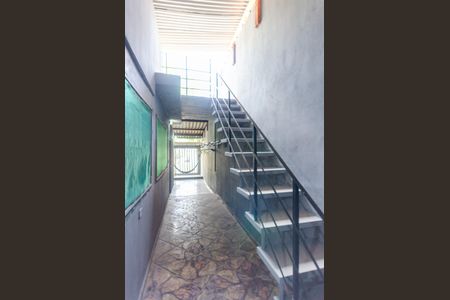 Casa à venda com 300m², 3 quartos e 4 vagas Casa à venda com 300m², 3 quartos e 4 vagasEscada