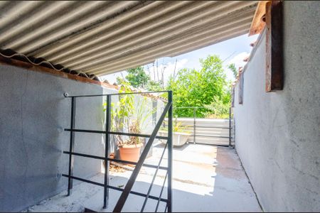 Casa à venda com 300m², 3 quartos e 4 vagas Casa à venda com 300m², 3 quartos e 4 vagasSacada